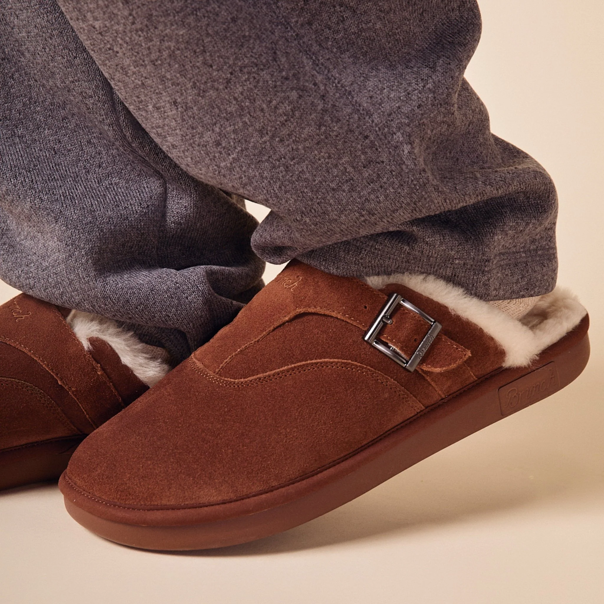 Amour Shearling- Horse Brown - Suede - Image 3