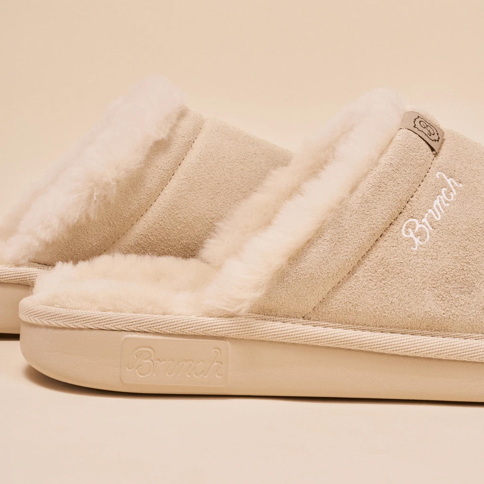 Essential Shearling - Beige - Suede - Image 3
